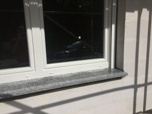 Einbau Fenster und Aussen Fensterbank zahnabau